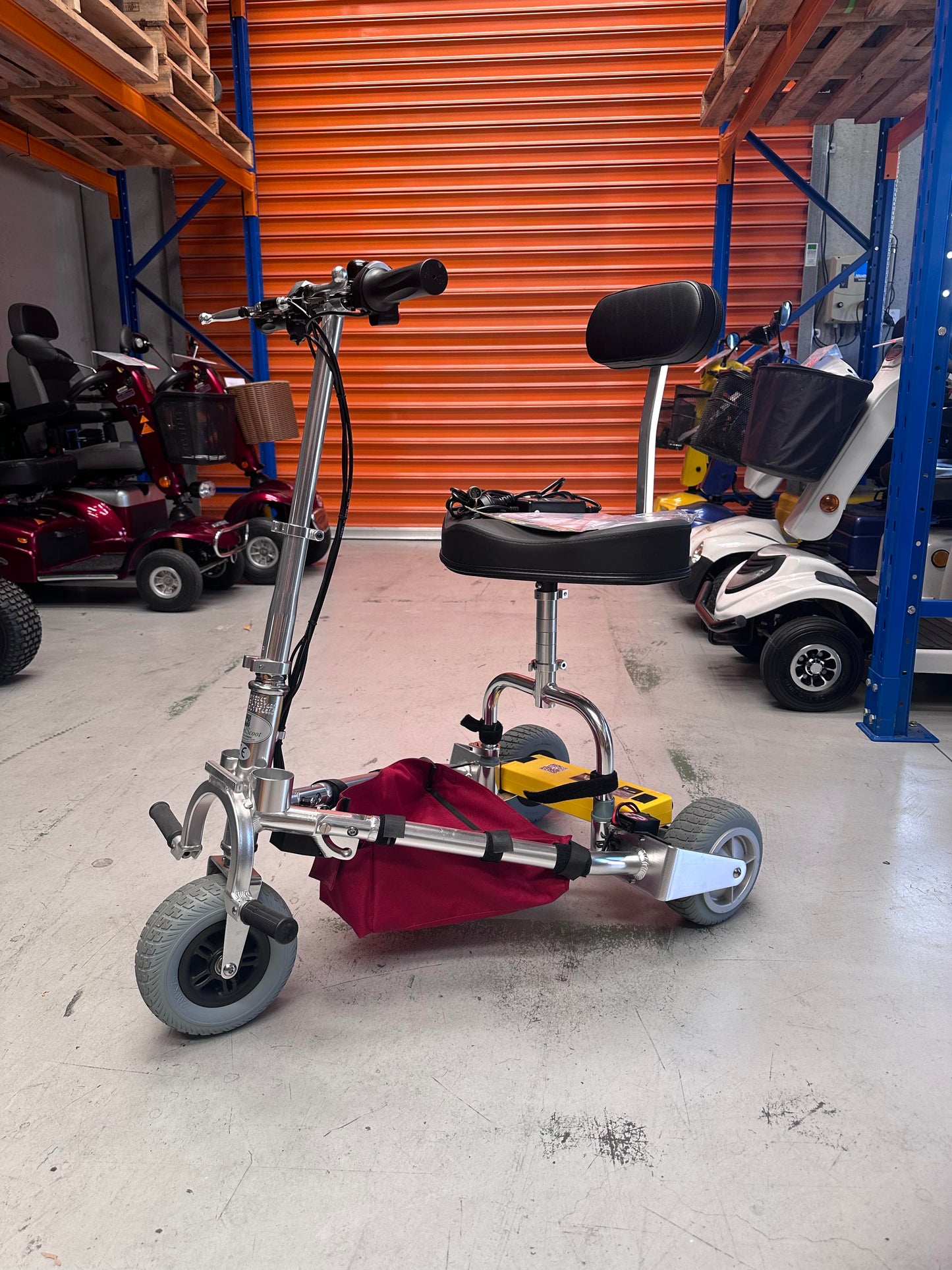 Preowned- TravelScoot Deluxe - 15kg -Lightest Mobility Scooter - Including 6 Month Warranty (155kg Safe Load)