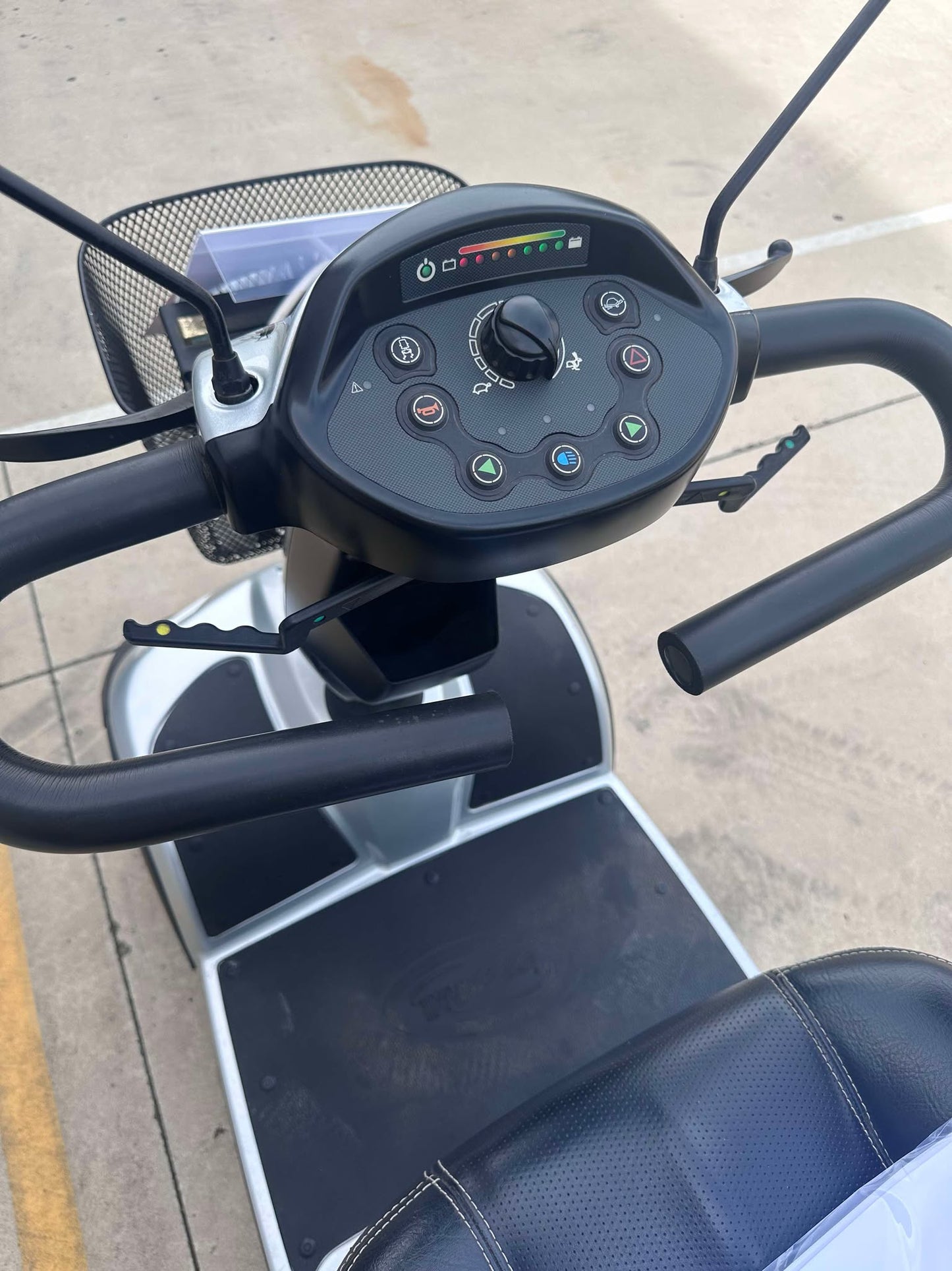 Preowned - Invacare Comet Alpine+ Large Size Mobility Scooter - Including 3 Month Warranty (160kg Safe Load)