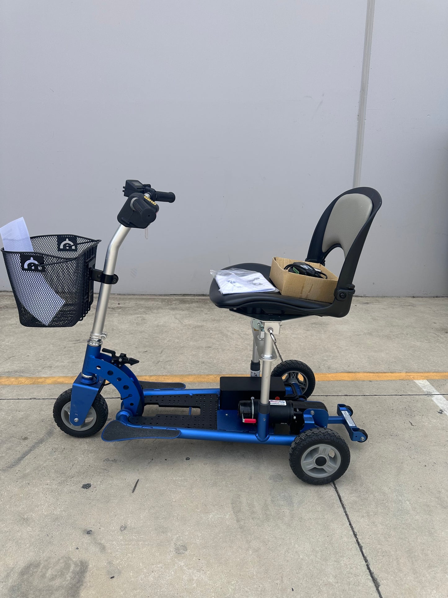 Preowned - SupaScoota Microlite - 11.8kg Airline Approved Small Portable Size Mobility Scooter - Including 3 Month Warranty (100kg Safe Load)