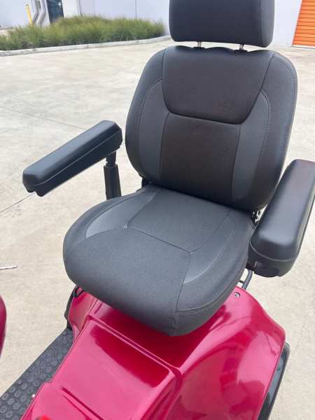 Preowned - iMotion Caddy iM4, Single Seat Golf Cart - Including 3 Month Warranty (200kg Safe Load)enger, Large Size Mobility Scooter - Including 6 Month Warranty (136kg Safe Load)