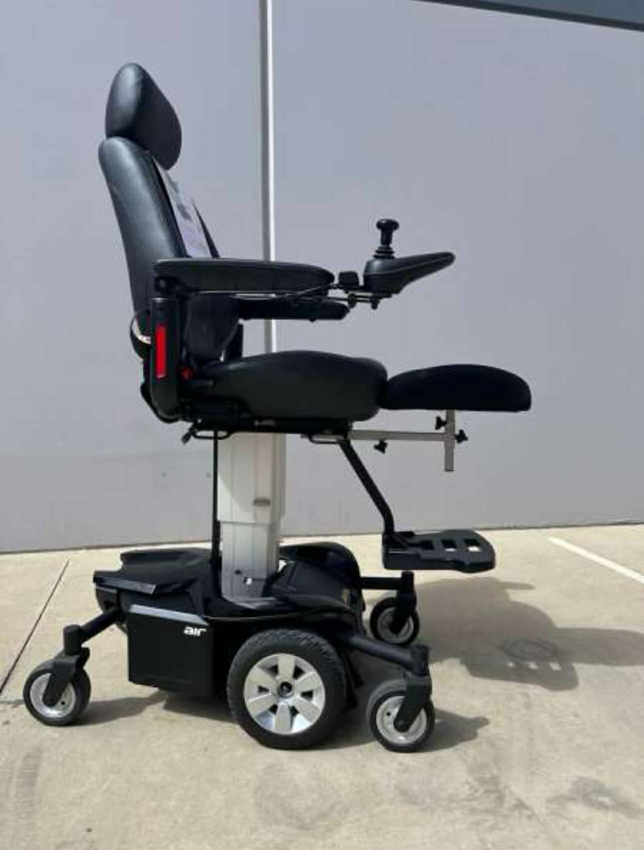 Preowned - Pride Jazzy Air, Mid-Size Powerchair - Including 3 Month Warranty (136kg Safe Load)