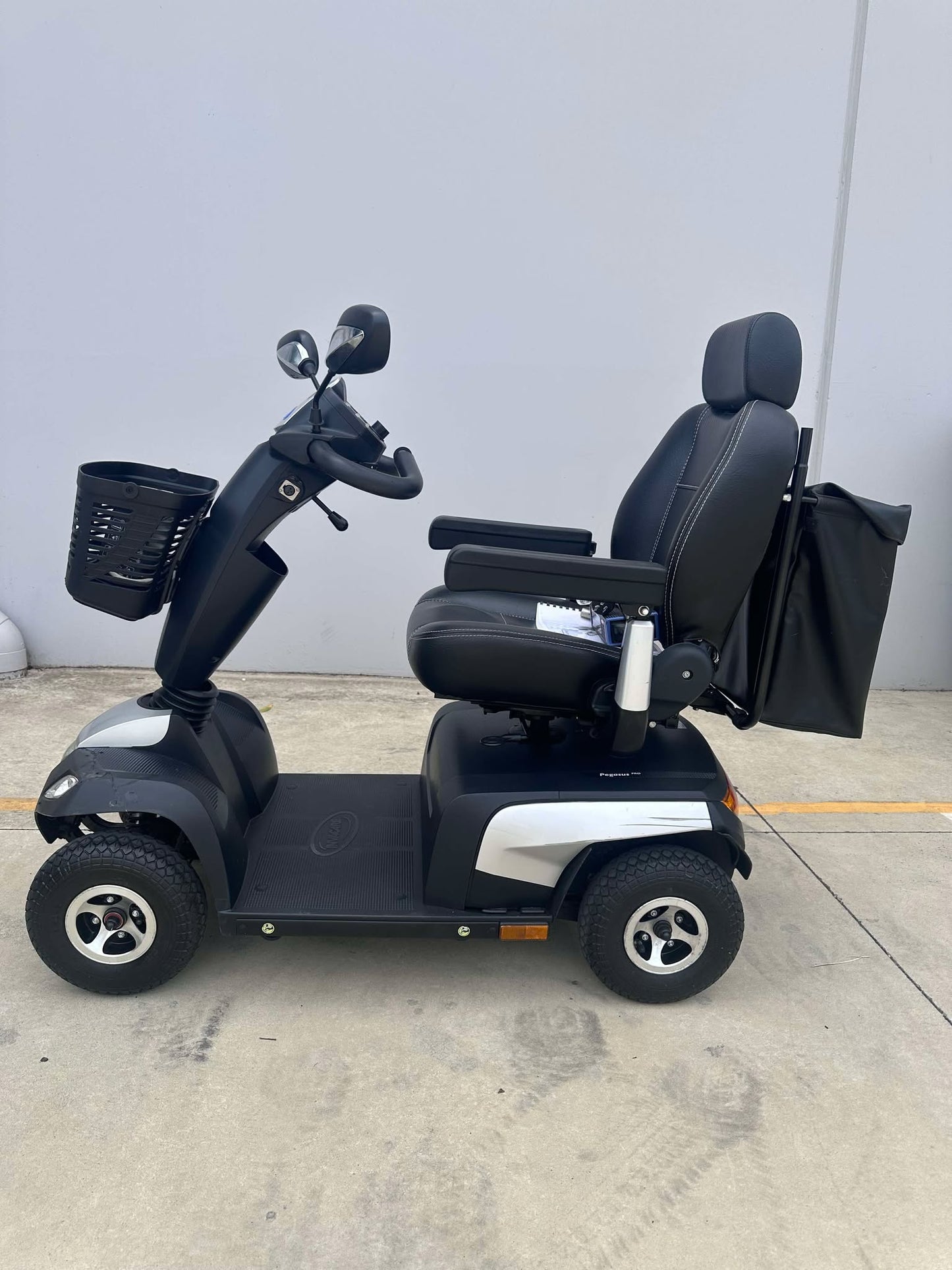 Preowned - Invacare Pegasus Pro, Large Size Mobility Scooter - Including 3 Month Warranty (160kg Safe Load)
