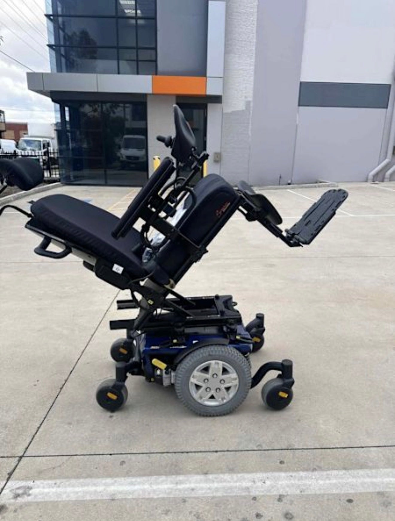 Preowned - Pride Jazzy Quantum 623- 2.0, Large Size Powerchair - Including 12 Month Warranty (136kg Safe Load)