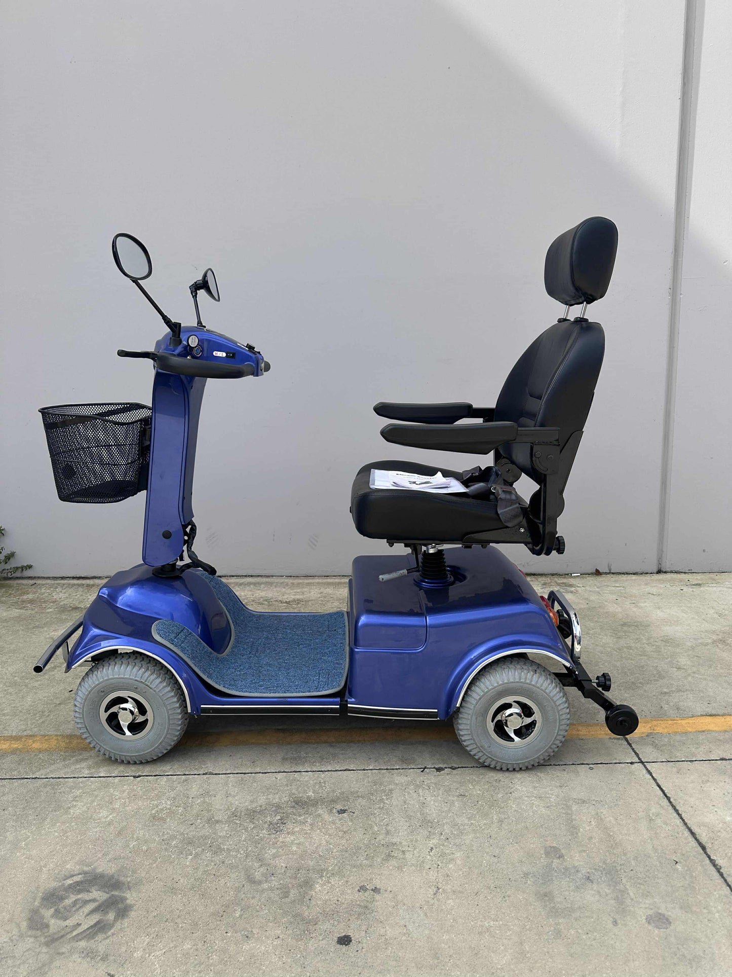 Ex Display - Freedom Avenger, Large Size Mobility Scooter - Including 6 Month Warranty (136kg Safe Load)