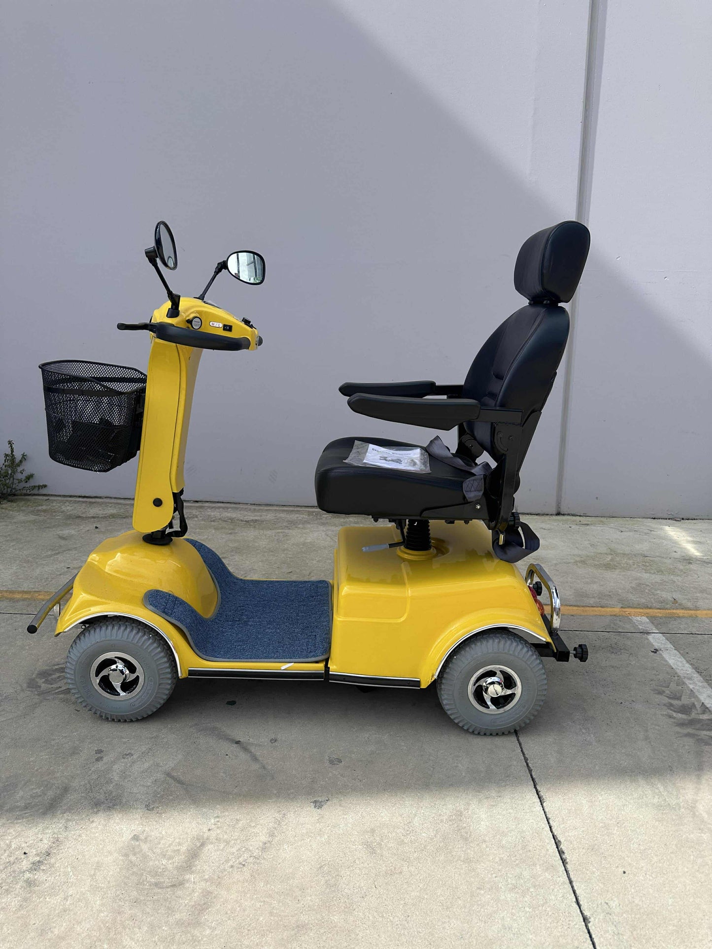 Ex Display - Freedom Avenger, Large Size Mobility Scooter - Including 6 Month Warranty (136kg Safe Load)