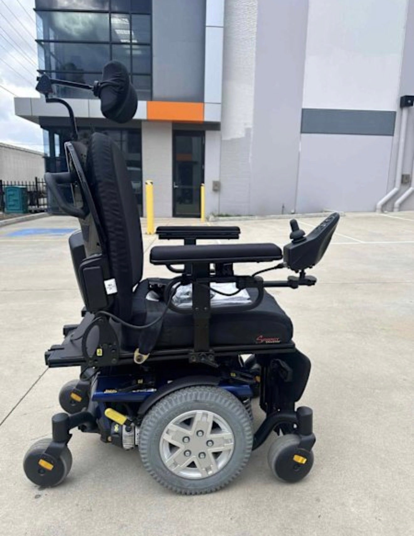 Preowned - Pride Jazzy Quantum 623- 2.0, Large Size Powerchair - Including 12 Month Warranty (136kg Safe Load)