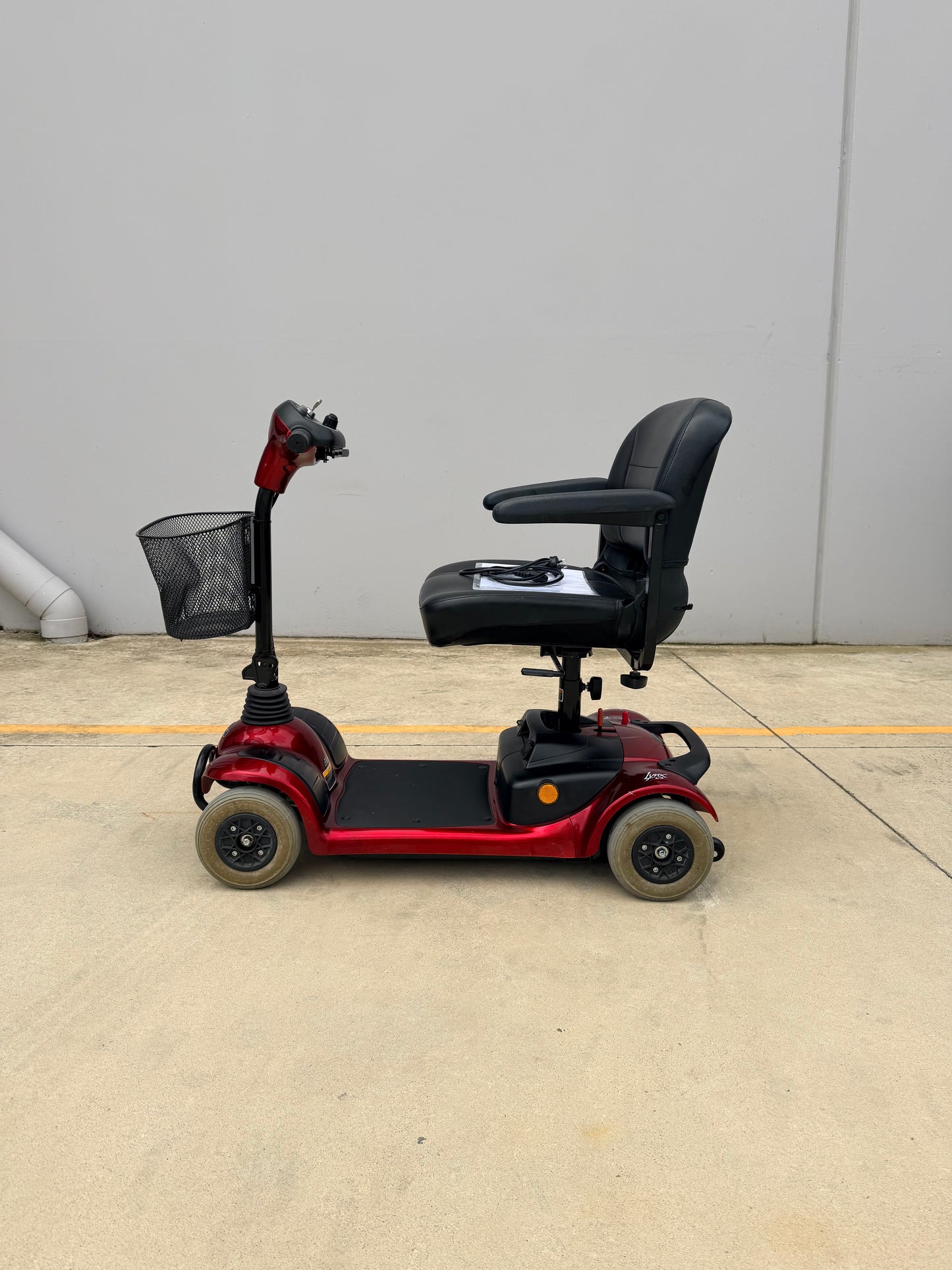 Preowned - Invacare Lynx, Small Portable Size Mobility Scooter - Including 3 Month Warranty (136kg Safe Load)