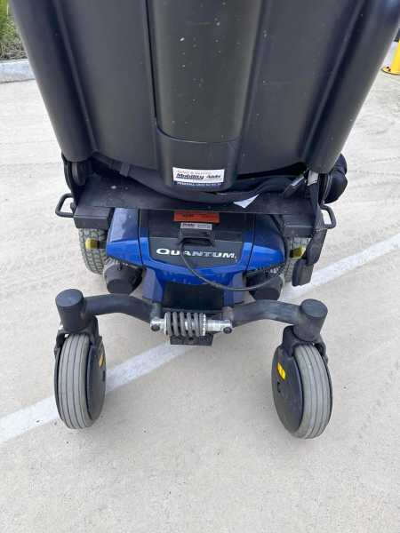 Preowned - Pride Quantum Q6 Edge, Large Size Powerchair - Including 3 Month Warranty (204kg Safe Load)