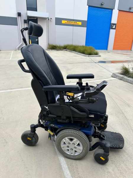 Preowned - Pride Quantum Q6 Edge, Large Size Powerchair - Including 3 Month Warranty (204kg Safe Load)